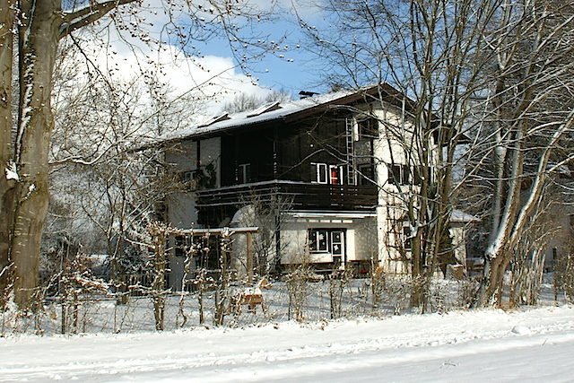 Die Villa südSee in Seeshaupt am Starnberger See. Mit ihr wurde der Traum einer kleinen Einrichtung für Kinder und Jugendliche Wirklichkeit